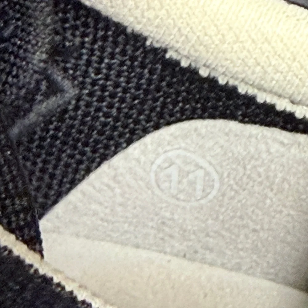 Like New! Rothy’s the RS01 Sneakers (Size: 11)
